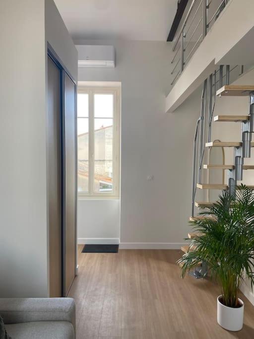 Duplex Type Loft Centre Ville * Clim * Wifi * Haut De Gamme * Angouleme Luaran gambar