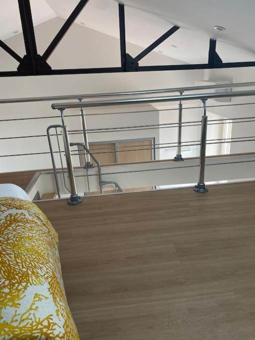 Duplex Type Loft Centre Ville * Clim * Wifi * Haut De Gamme * Angouleme Luaran gambar